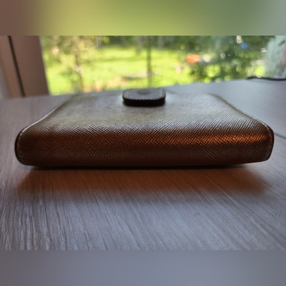 Used‎ Prada gold wallet with COA - Picture 3 of 16